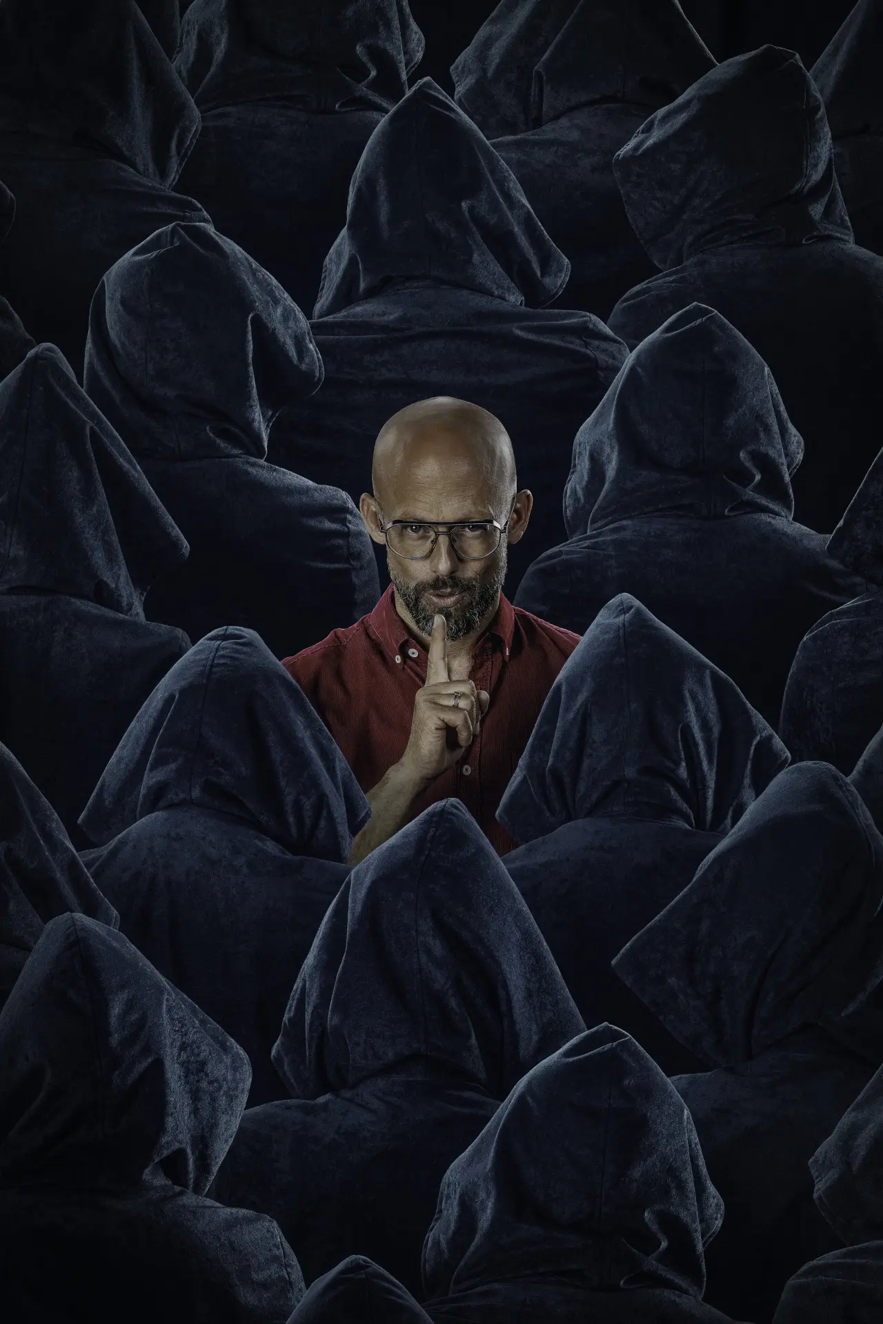 Постер к сериалу "Предатели"