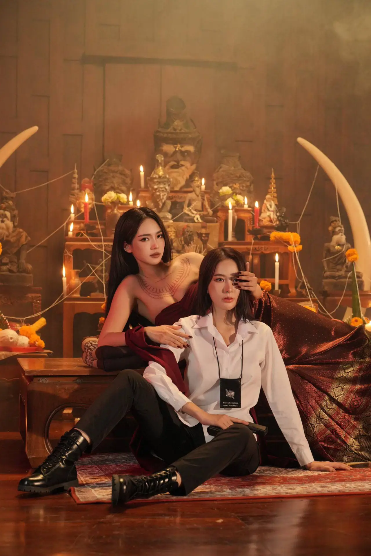 Постер к сериалу "ข่มขลัง"
