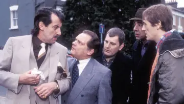 Задник к сериалу "Дуракам везет" #1382494