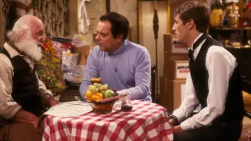 Задник к сериалу "Дуракам везет" #1382503