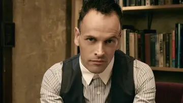 Задник к сериалу "Элементарно" #1258659
