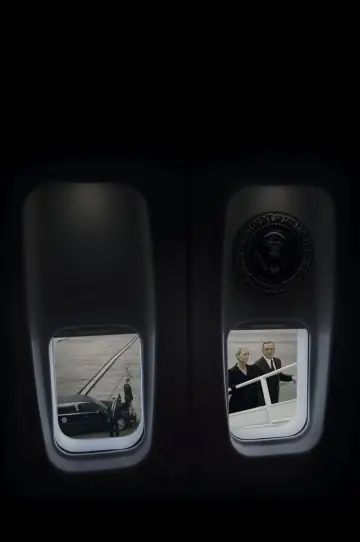 Постер к сериалу "Карточный домик" #1304973