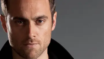 Задник к сериалу "Крадущийся в ночи" #1750470
