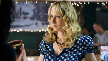 Задник к сериалу "Люди в деревьях " #1660396