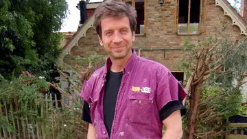 Задник к сериалу "DIY SOS" #1440472