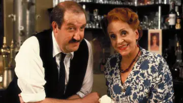 Задник к сериалу "Алло, алло!" #1377621