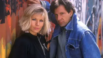 Задник к сериалу "Dempsey and Makepeace" #1446500
