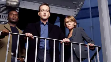Задник к сериалу "Призраки " #1324742