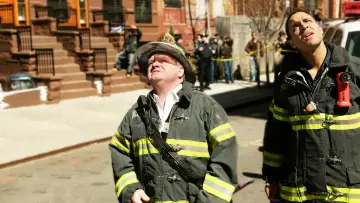 Задник к сериалу "Спаси меня" #1301993