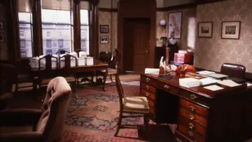 Задник к сериалу "Да, господин министр" #1599501