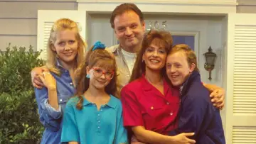 Задник к сериалу "Life Goes On" #1387027