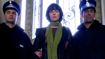 Задник к сериалу "Banged Up Abroad" #1445620