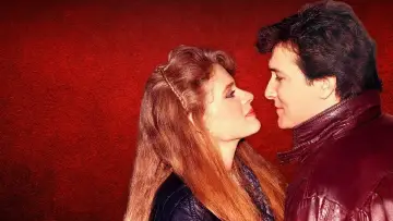 Amor en silencio постер