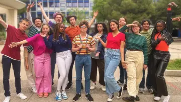 Задник к сериалу "ASKIP, le collège se la raconte" #1537131