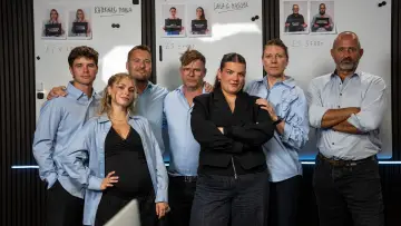 Задник к сериалу "Jaget Vildt - Kendte på flugt" #1677091