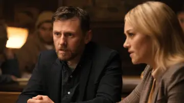 Задник к сериалу "Детектив под кайфом" #1813731