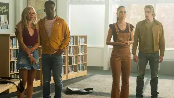 Задник к сериалу "Один из нас лжёт" #1466104