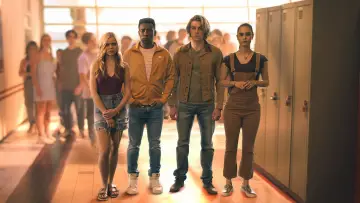 Задник к сериалу "Один из нас лжёт" #1466106
