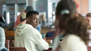 Задник к сериалу "Один из нас лжёт" #1466109
