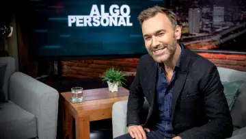 Algo personal постер