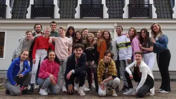 Задник к сериалу "De Eindmusical" #1681252