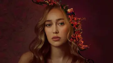 Задник к сериалу "Потерянные цветы Элис Харт" #1809916