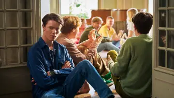 Задник к сериалу "Молодые монархи" #1404251