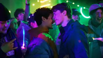 Задник к сериалу "Молодые монархи" #1404257