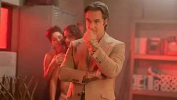 Задник к сериалу "Добро пожаловать в Чиппендейлс" #1795545