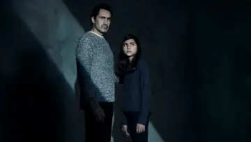 Задник к сериалу "Впусти меня" #1785358