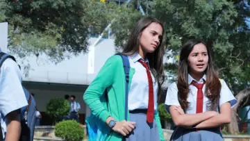 Задник к сериалу "Плохой сигнал: Сериал" #1402294