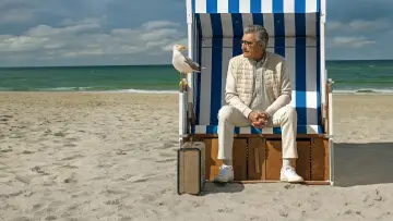 Задник к сериалу "Юджин Леви — Путешественник поневоле" #1404741