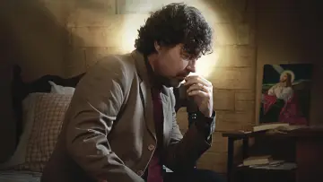 Задник к сериалу "Проклятый святой" #1423464