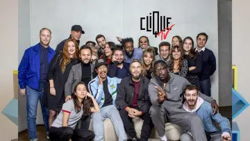 Задник к сериалу "Clique" #1427221