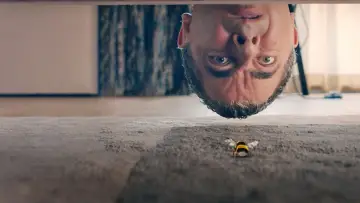 Задник к сериалу "Человек против пчелы" #1466925