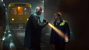 Задник к сериалу "Захваченный рейс" #1336382