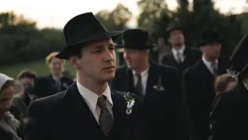 Задник к сериалу "Король Шумавы: Призрак Темного региона" #1509538
