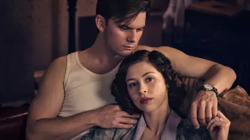 Задник к сериалу "Чужестранка: Кровь от крови моей" #1337147