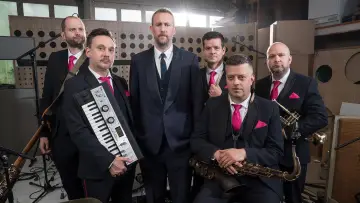 Задник к сериалу "The Horne Section TV Show" #1834146