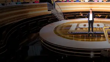 Задник к сериалу "100% логики: Ответ перед вашими глазами" #1609700