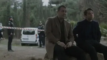 Сезон скорпиона постер