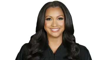 Задник к сериалу "Equal Justice with Judge Eboni K. Williams" #1317571