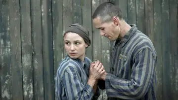 Задник к сериалу "Татуировщик из Освенцима" #1849918