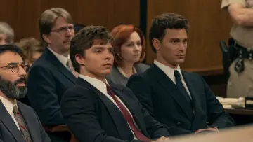 Задник к сериалу "Монстры: история братьев Менендес" #1350422