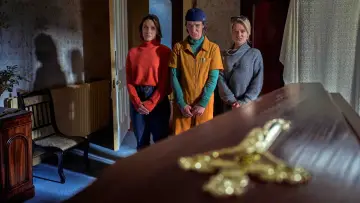 Задник к сериалу "Как попасть в рай из Белфаста" #1481840
