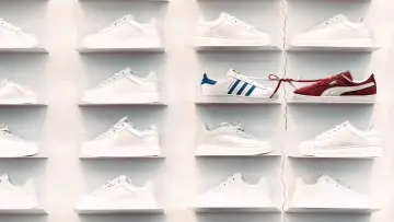 Задник к сериалу "Sneaker Wars: Adidas V. Puma" #1434674