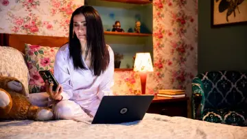Задник к сериалу "Дурнушка Бетти: История продолжается" #1326268