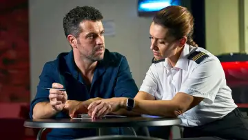 Задник к сериалу "Убийство на борту" #1423229