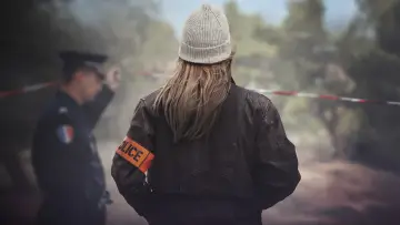 Задник к сериалу "Пропавшие девушки на станции" #1671479