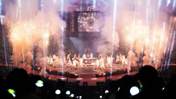 Задник к сериалу "아이유 콘서트 Live Clip" #1602375